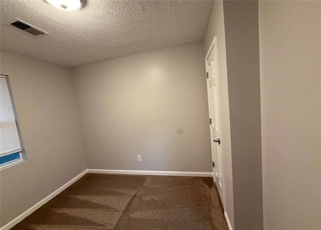 Building Photo - 7066 Oakhill Cir