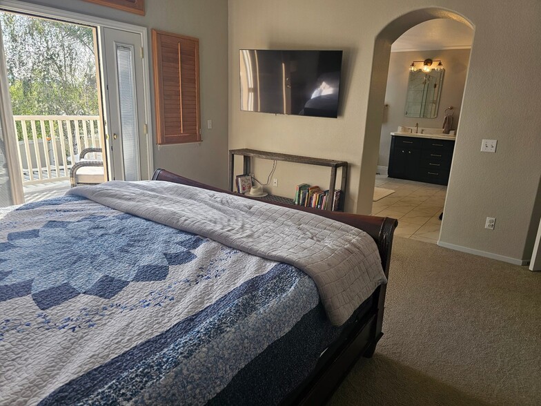 Building Photo - 42962 Cala Rosso