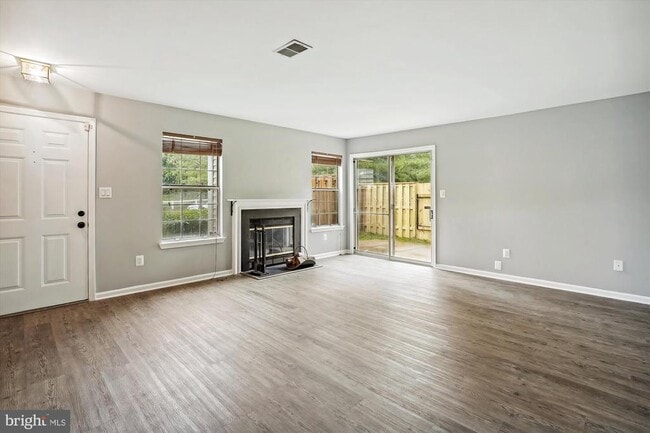 Building Photo - 10901 Postern Ct