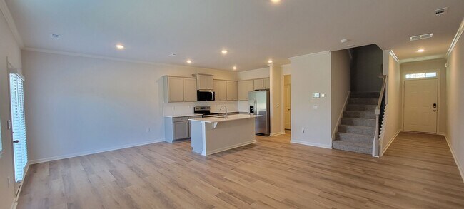Building Photo - 23 Berryville Dr