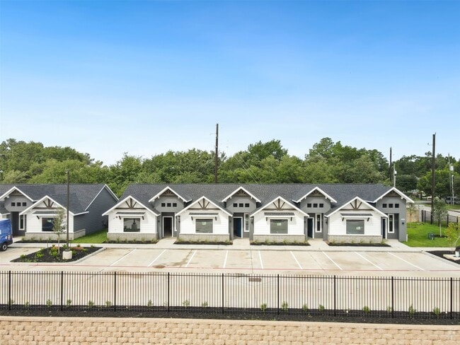 Building Photo - 10317 Lake Rd