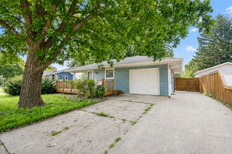 Building Photo - Charming Elton Hills Rambler with Finished Basement