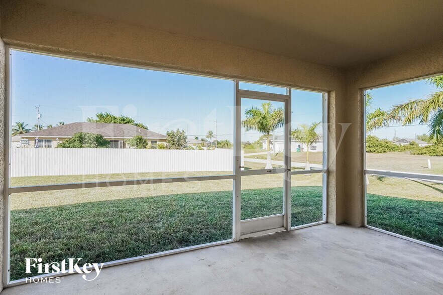 Building Photo - 1842 NW 5th Pl