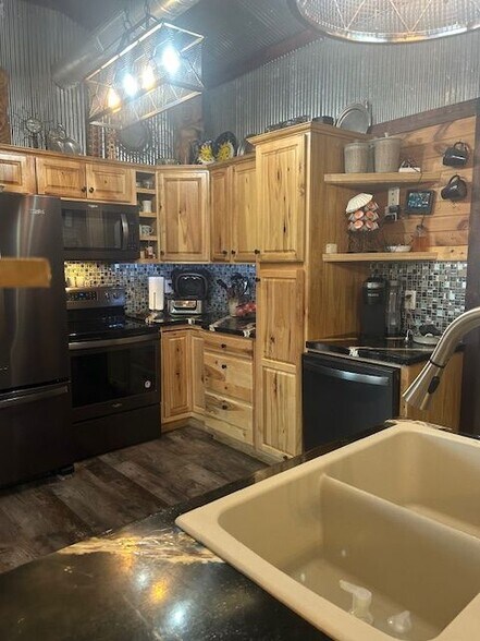 Building Photo - 13810 Byars Rd