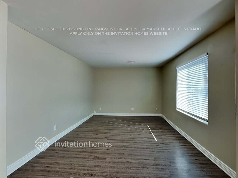 Building Photo - 3808 W Columbine Dr