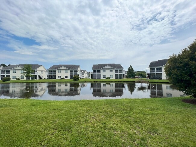 Building Photo - 3 BEDROOM, 1ST FLOOR CONDO IN CAROLINA FOREST!