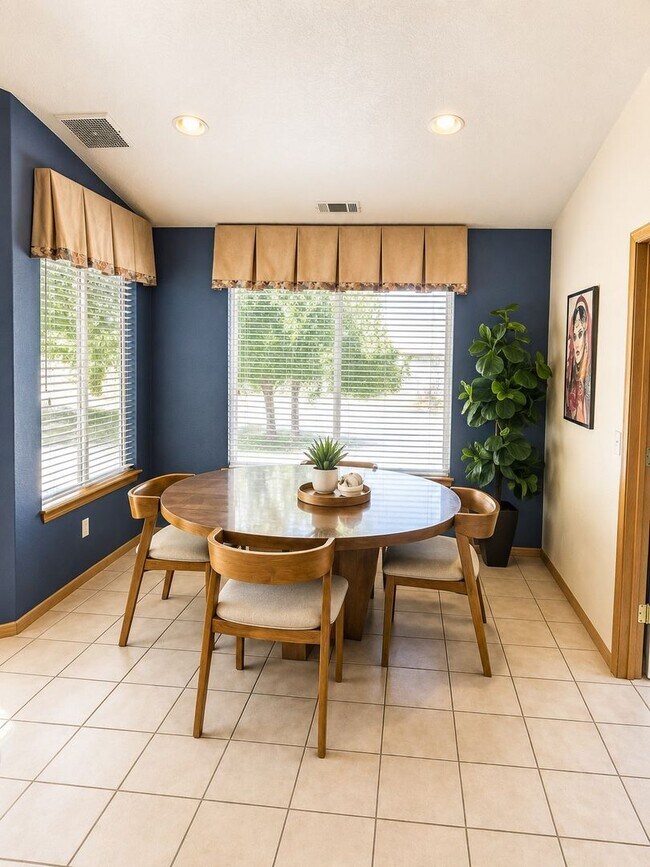 Building Photo - Spacious Apple Valley Home with RV Parking & Desert Views