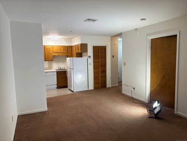 Primary Photo - 181 Westport Ave