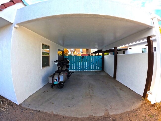 Building Photo - 2968 La Mesilla Circle