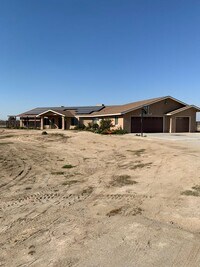 Building Photo - 5 Bd 4.5 Ba Country Home