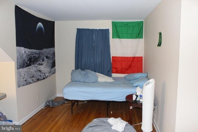 Building Photo - 107 Laurel Ave