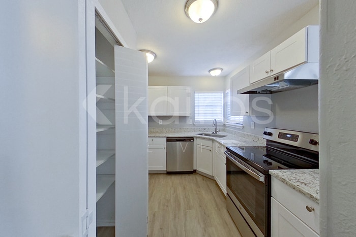 Building Photo - 2531 E Timberview Ln