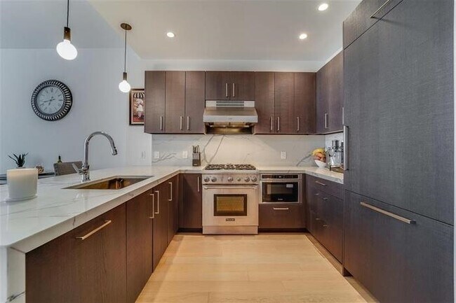 Building Photo - 1400 Hudson St