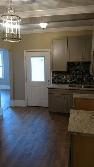 Building Photo - 2128 Clara St