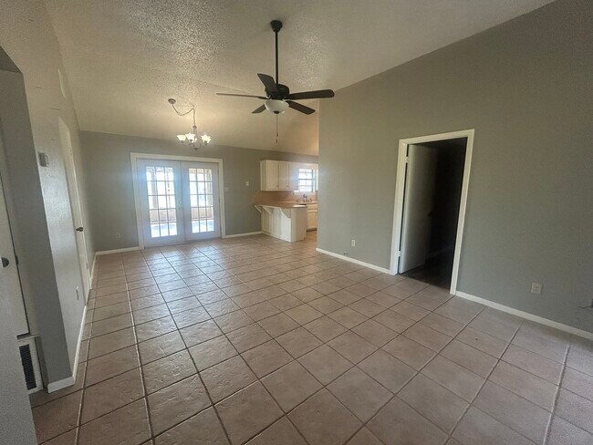 Building Photo - 339 S Pleasant Hill Rd