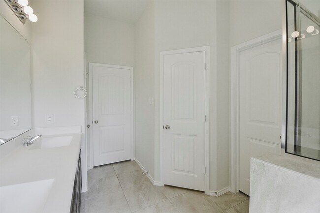 Building Photo - 4114 Trenton Arbor Ln