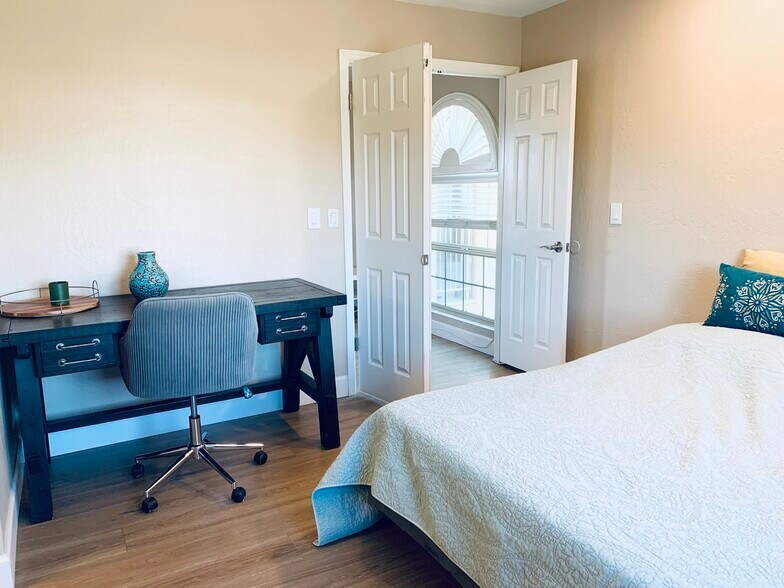 Building Photo - 13035 N 34th St