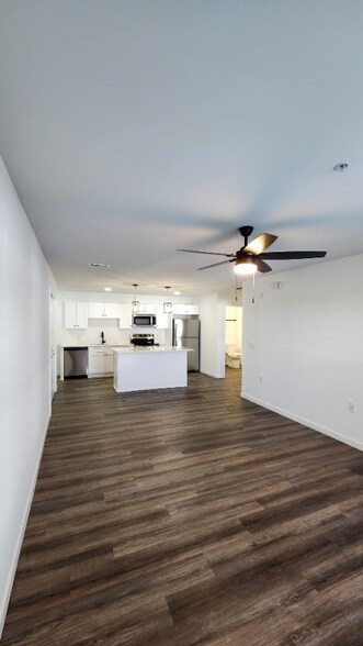 Building Photo - 865-851 Arthur Dr