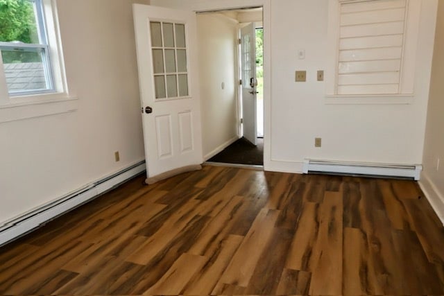 Living room - 85 Court St