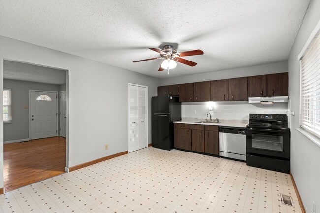 Building Photo - MOVE IN READY! Passed Occupancy. Move in before the holidays!