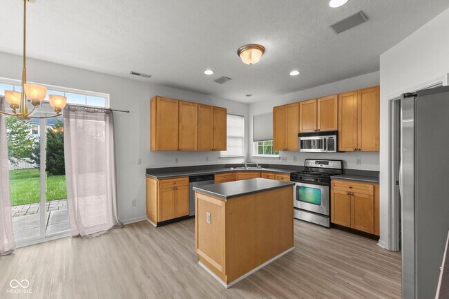 Building Photo - 13711 Alvernon Pl