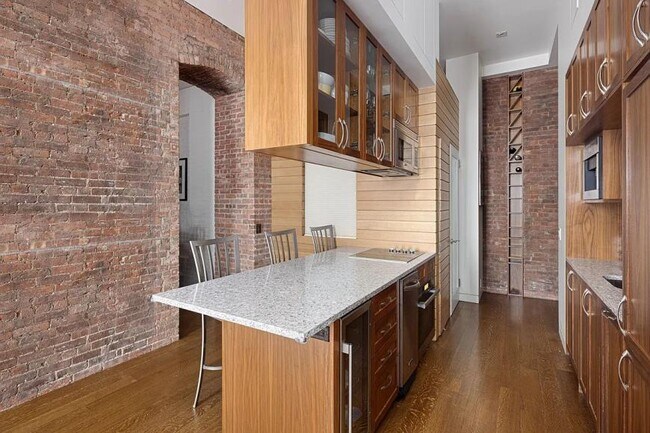 Building Photo - 3 bedroom in New York NY 10003