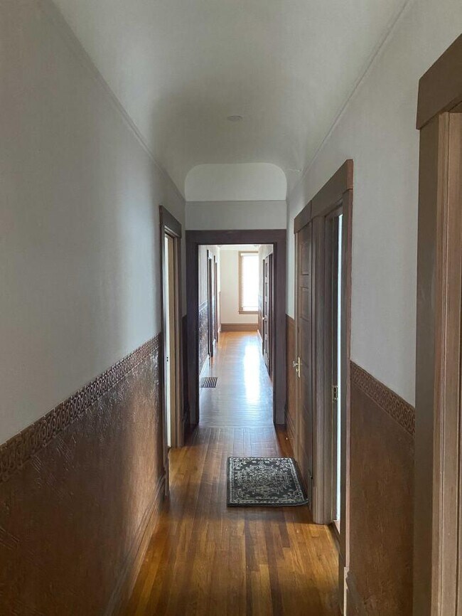 Building Photo - 4 bedroom in Daly City CA 94015