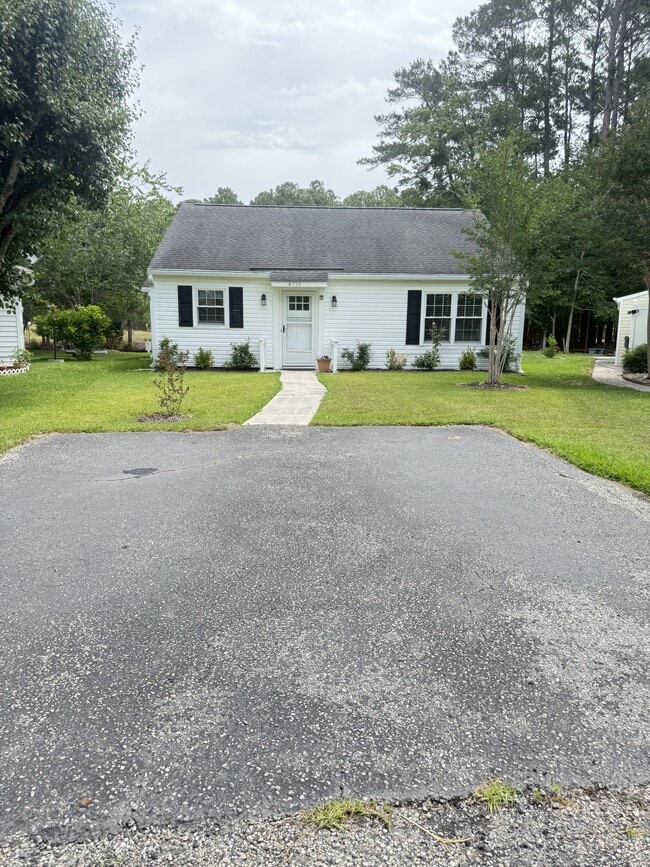 Building Photo - 6576 Pebble Beach Crescent