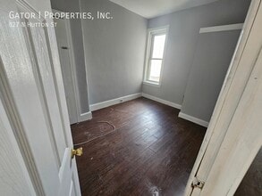 Building Photo - 827 Hutton St
