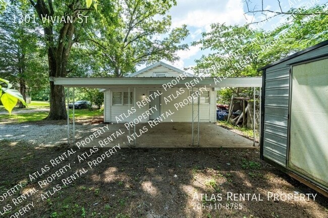 Building Photo - 1301 Vivian St SW