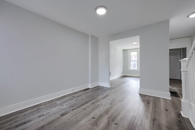 Building Photo - 611 S Prince St