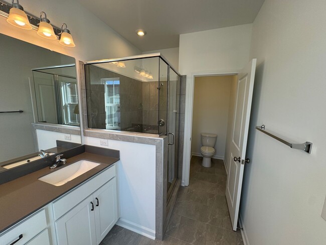 Building Photo - *Move In Special* 3 Bed | 2.5 Bath New Con...