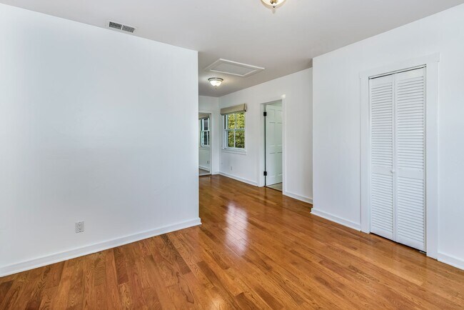 Building Photo - Charming Mesa Farmhouse with Modern Upgrades near Beach Access!