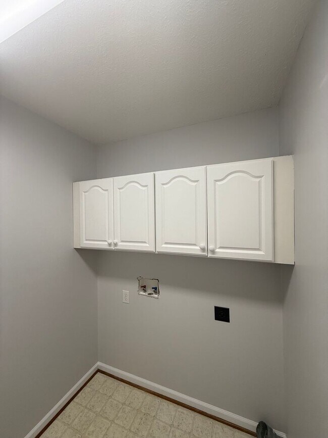 Building Photo - Great Location - Great Neighborhood - Grea...