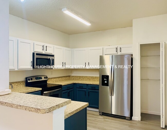 Primary Photo - Gorgeous 3 Bed/2 Bath Condo in St. Augusti...