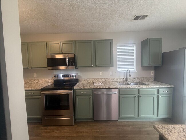 Building Photo - 1755 Polaris Dr