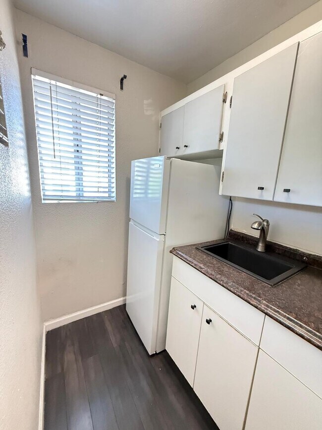 Building Photo - 825 N 2nd Ave