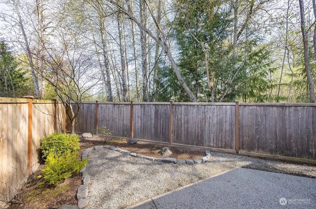 Building Photo - 5631 Acclamation St E