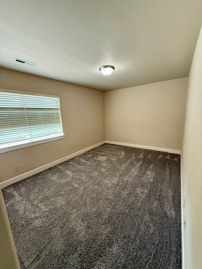 Building Photo - 20441 Aberdeen Dr
