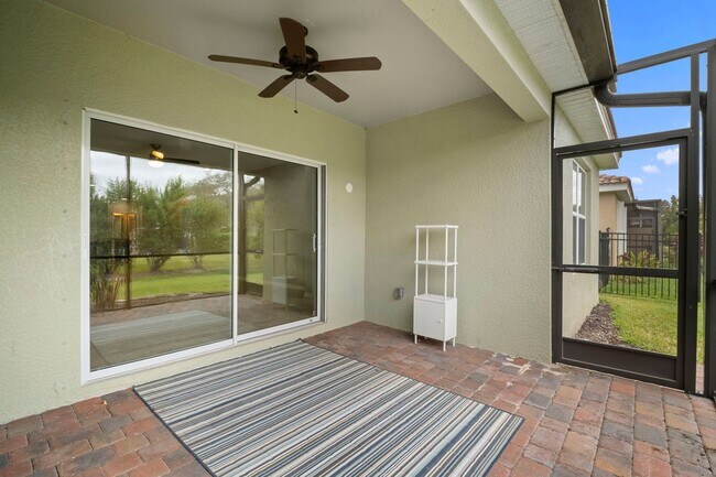 Building Photo - Stunning  2-bedr 2-bath+ Den/office home located in the desirable Lindsford in Fort Myers