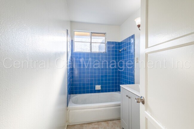 Building Photo - 3029-3031 Horrace Mann