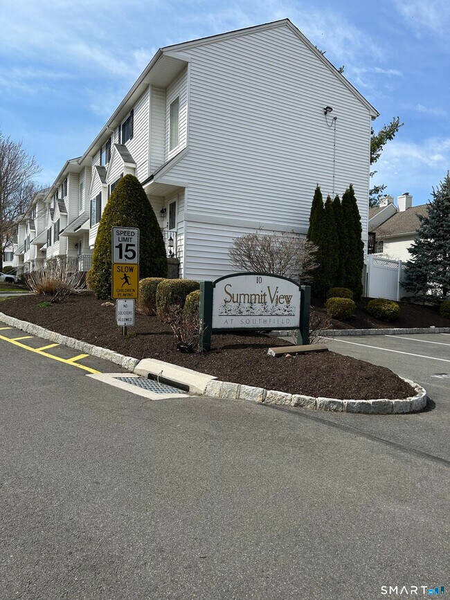 Building Photo - 10 South St