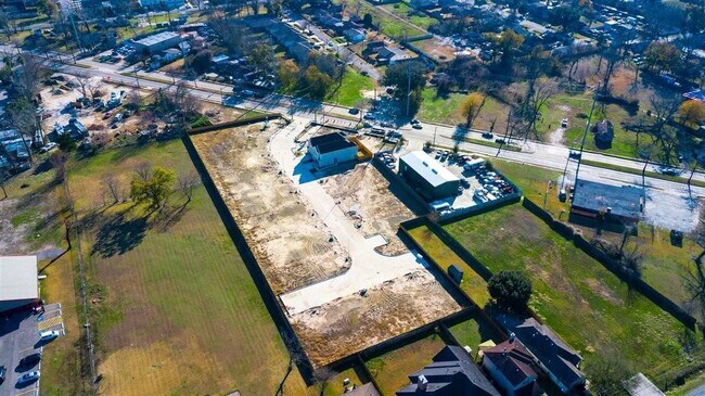 Building Photo - 9111 Highland Northern Wy