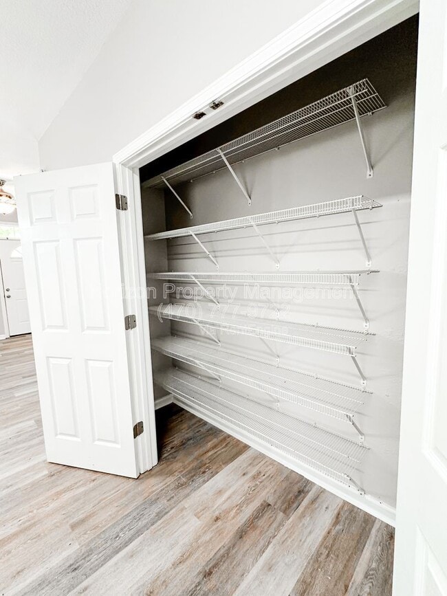 Building Photo - 3230 Century Dr