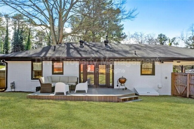 Building Photo - 2968 Catalina Dr