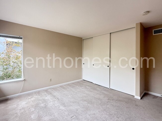 Building Photo - 12613 Crest Knolls Ct
