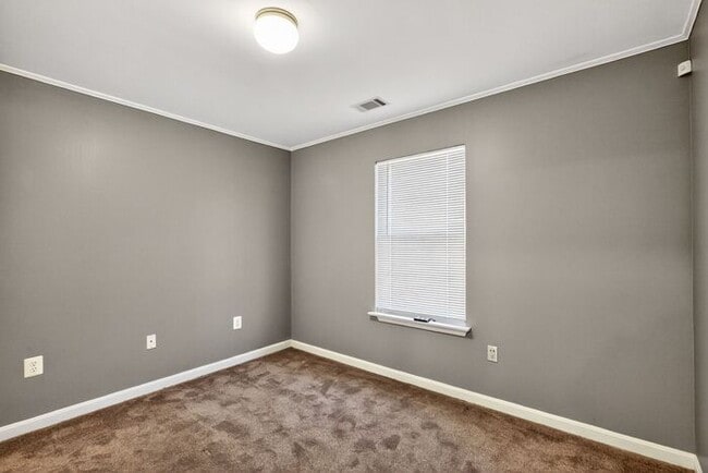 Building Photo - 3909 Hems Ct