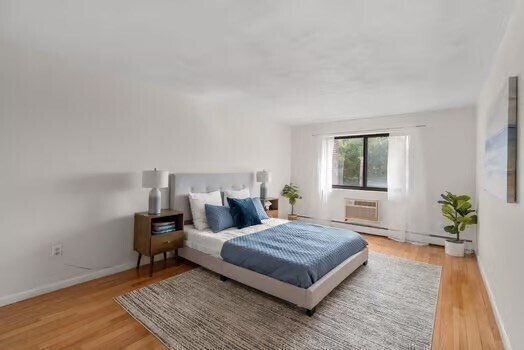 Building Photo - 32 Whites Ave