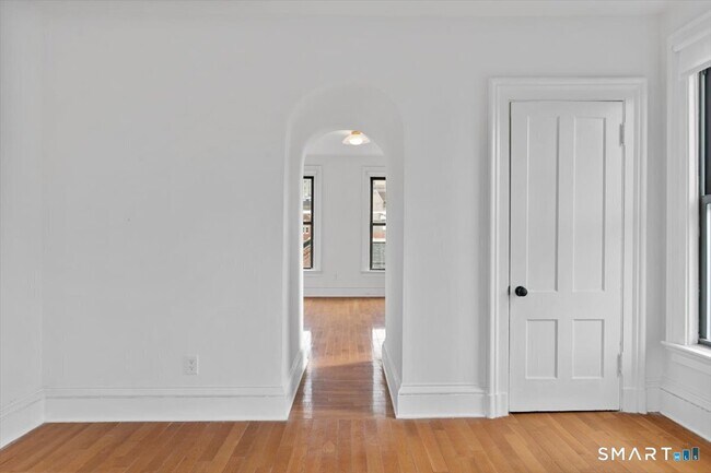 Building Photo - 46 Trumbull St
