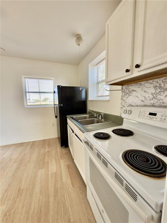 Building Photo - 12844 Florida Ave